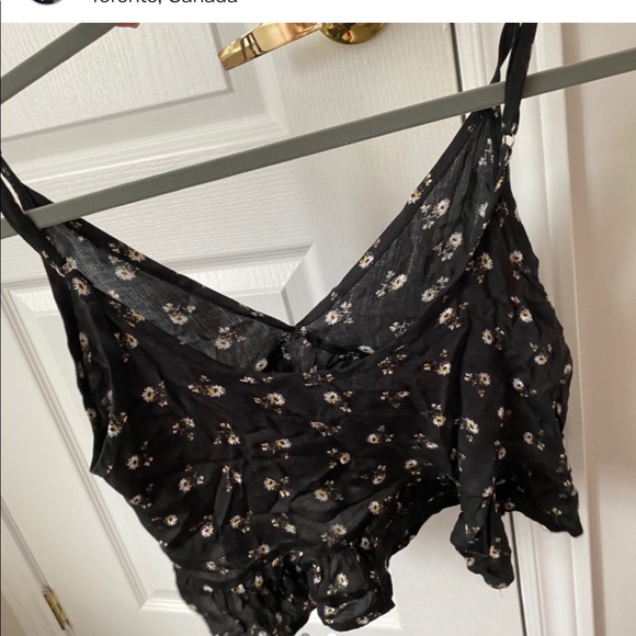 American Eagle black flower top - Picture 2 of 2